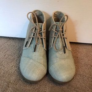 TOMS Kala Wedge Booties